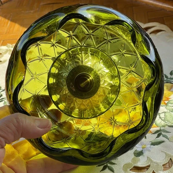 Avocado green bowl w/brass base, pineapple motif 1970s vintage - Picture 10 of 10